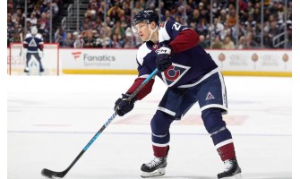 McKinnon toistaa legendaarisia saavutuksia ja yksin määrittelee kauden