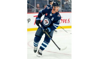 Jonathan Toews palaa, ja Jets on hänen seuraava legendaarinen matkansa.